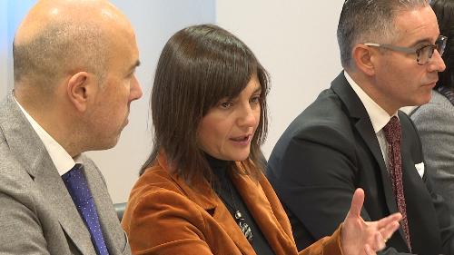 Nicola Turello (Sindaco Pozzuolo del Friuli), Debora Serracchiani (Presidente Regione Friuli Venezia Giulia) e Salvatore Benigno (Presidente Consorzio acquedotto Friuli centrale - CAFC) alla firma dell'accordo per l'ultimazione della rete fognaria di Pozzuolo del Friuli - Udine 27/11/2017